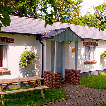 Woodpecker Holiday Cottage exterior