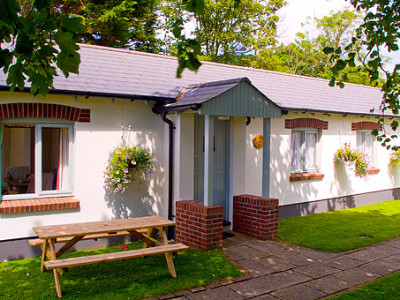 Woodpecker Holiday Cottage exterior