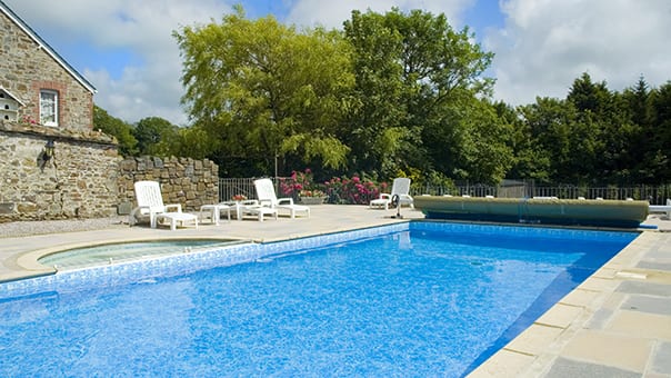 Broomhill Manor Outdoor Pool