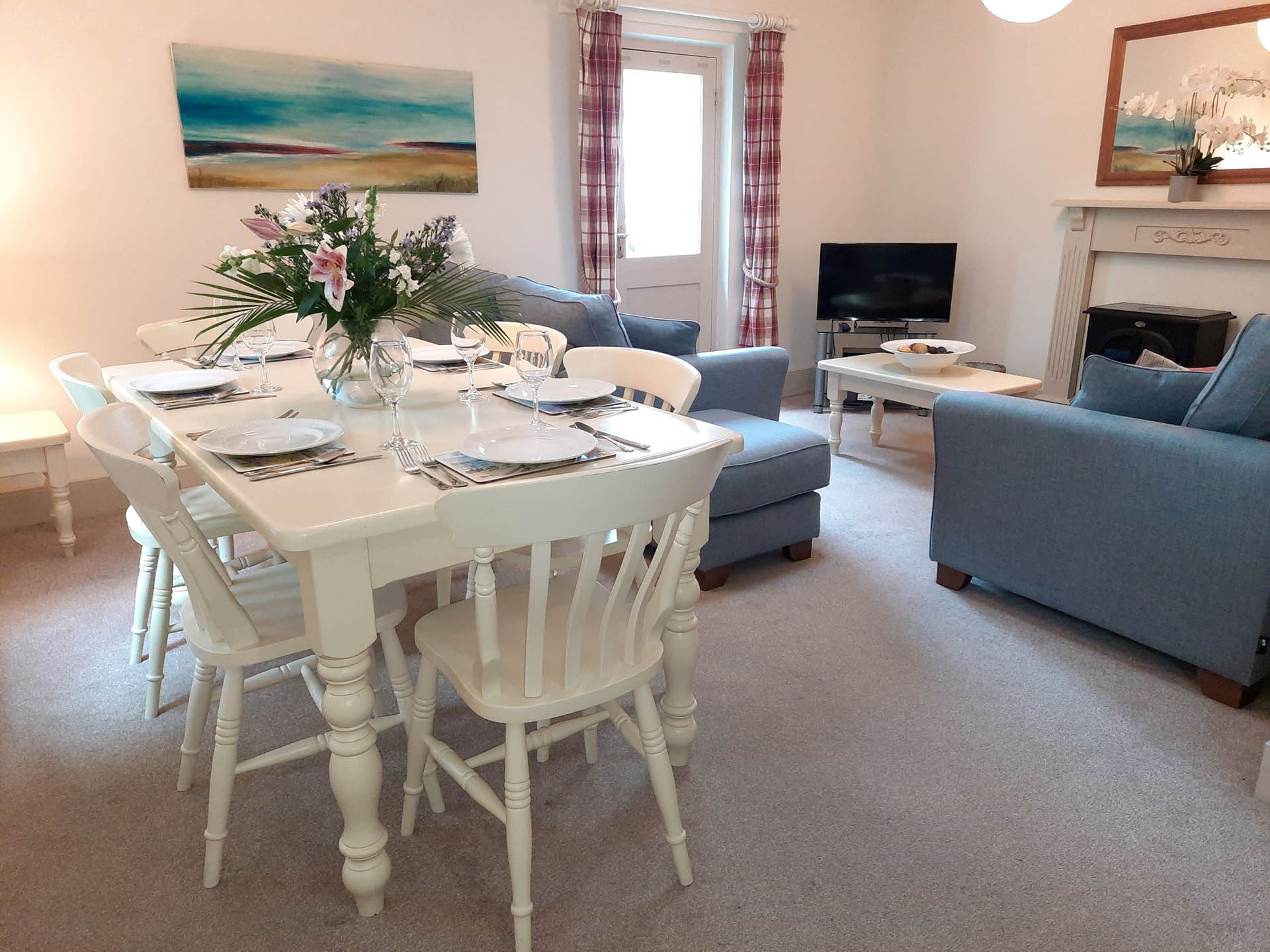 Nightingale Sitting and Dining Room 1 Broomhill Manor Holiday Cottages Bude Cornwall