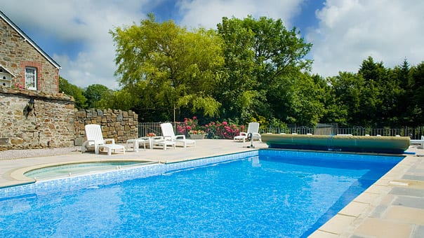 Broomhill Manor Outdoor Pool