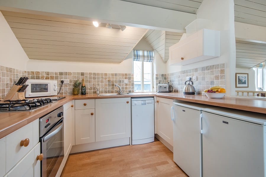 Gebe fitted kitchen Broomhill Manor Holiday Cottages for rent in Bude North Cornwall