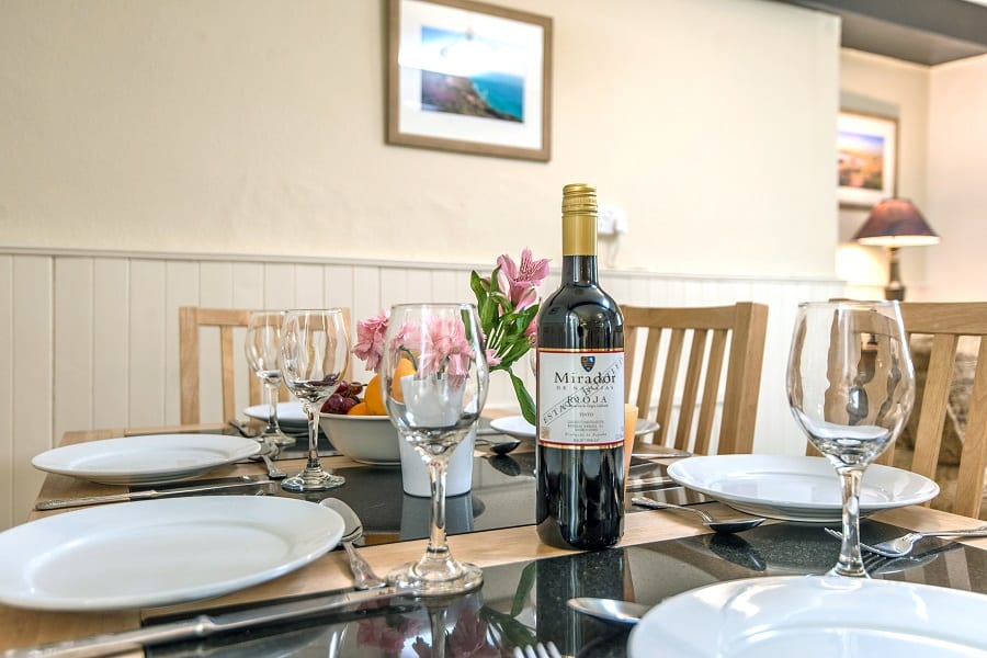House Cottage dining