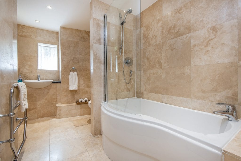 House bathroom_MAR5575 Broomhill Manor Holiday Cottages for rent in Bude North Cornwall