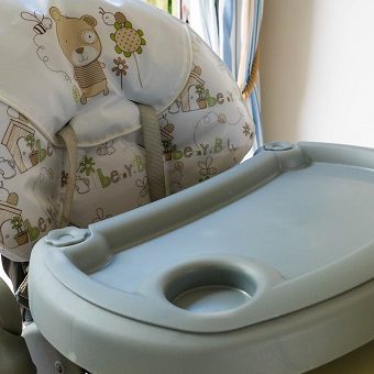 l1020452-highchair-at-table