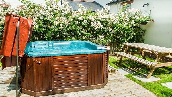 Nightingale garden with hot tub