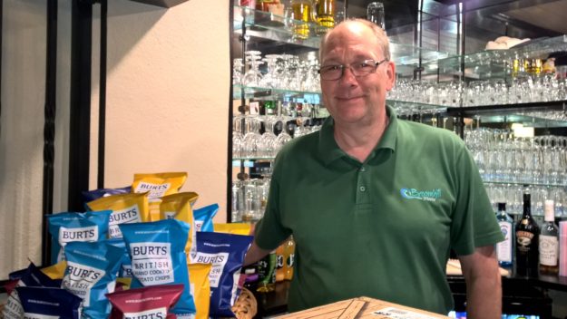 Oliver loves…the bar WP_20170806_19_21_37_Pro