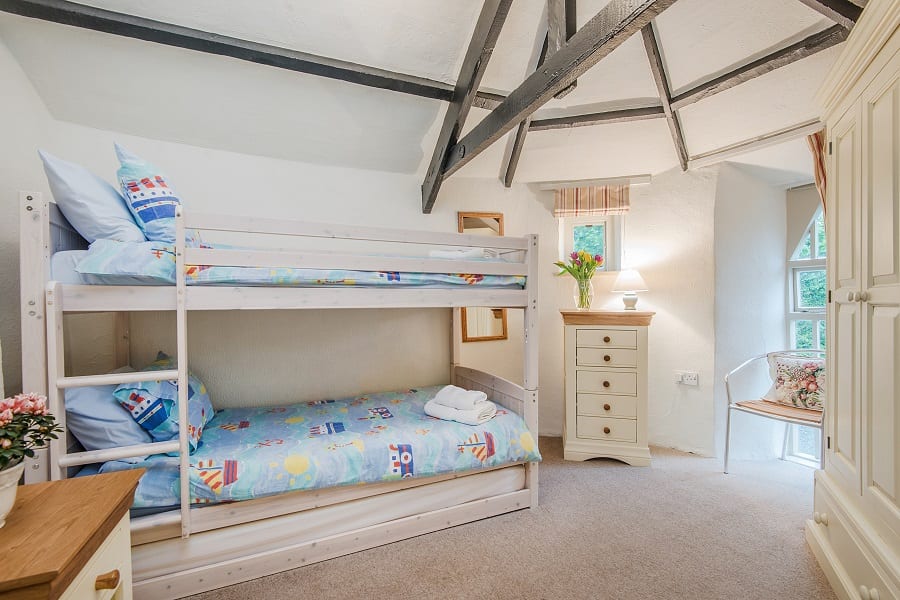Round House bunk bedroom