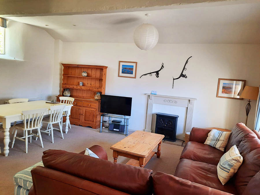 heron open plan holiday cottage for rent in bude cornwall